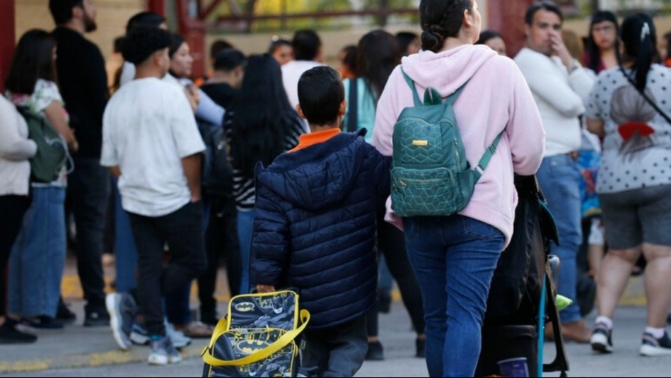 Desde útiles escolares a becas de alimentación: Las ayudas para estudiantes damnificados por los incendios