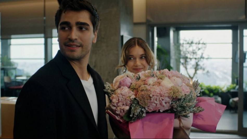 Con flores y toda su familia: Ferit sorprende a Seyrán con un romántico gesto tras salir del hospital