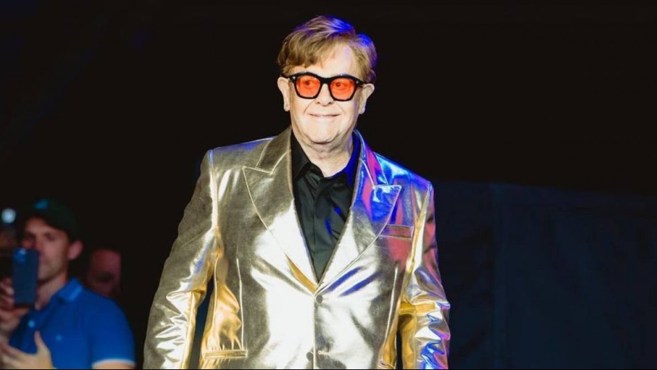 'Tendrá dos rodillas nuevas': Elton John camina con dificultad e irá de nuevo al quirófano