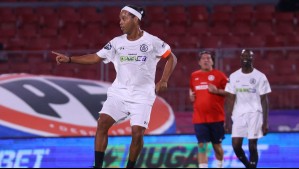 Figuras del Mundo vencen a históricos chilenos en 'Duelo de Leyendas': Ronaldinho se lleva todas las miradas