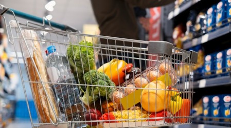 Planifica tus compras: Revisa los horarios de supermercados este fin de semana largo de Semana Santa