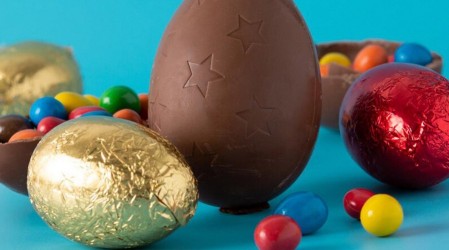 ¿Por qué se regalan huevitos de chocolate en Semana Santa?