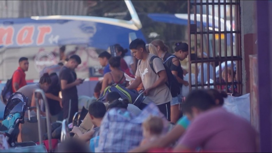 Pese a ser erradicado meses atrás: Vuelve mercado clandestino de mercadería argentina a Estación Central