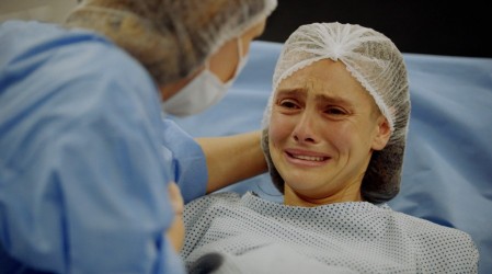 "¡Qué traumante!": Fans empatizan con Carol tras el desalentador diagnóstico de su hija recién nacida