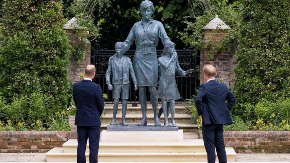 43 años después, así luce el vestido de novia de 'repuesto' de Lady Di: ¿Por qué diseñaron un traje adicional?