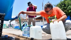 Anuncian corte de agua en dos comunas de la Región Metropolitana: Revisa días y horarios
