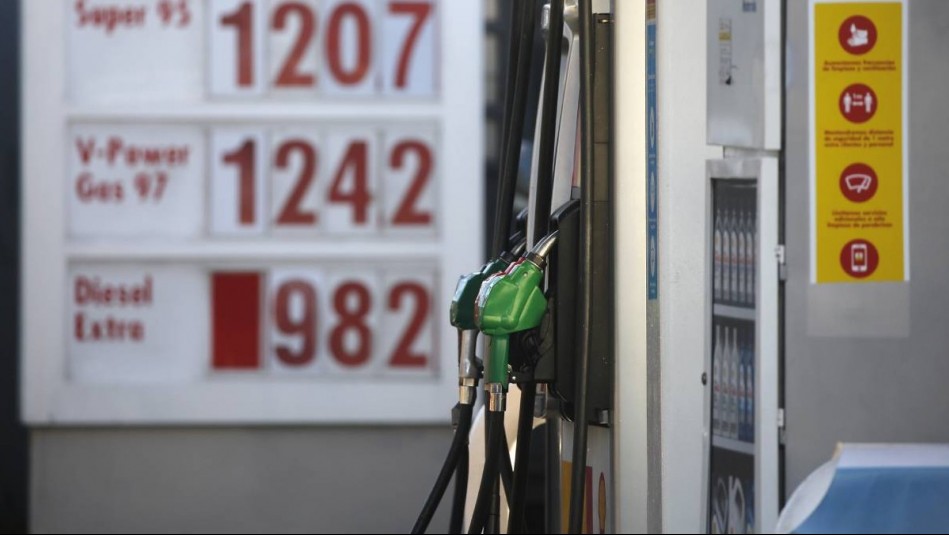 Alzas de hasta $32 por litro: ¿Cuáles son los nuevos precios de las bencina desde este 11 de abril?