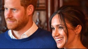 Meghan Markle besa a Harry y luego impide que una mujer pose al lado de su marido: La captan en video