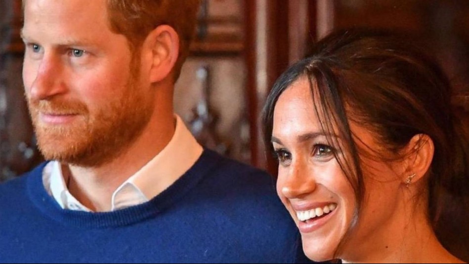 Meghan Markle besa a Harry y luego impide que una mujer pose al lado de su marido: La captan en video