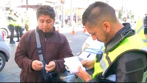 Sorprenden a motorista extranjero sin licencia de conducir ni carnet de identidad en fiscalización