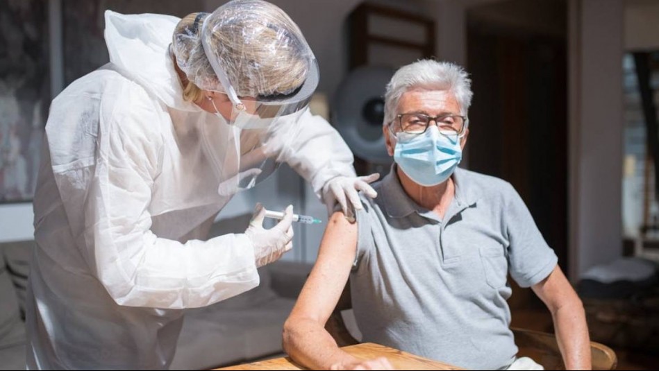 Qué adultos mayores pueden vacunarse gratuitamente contra la influenza