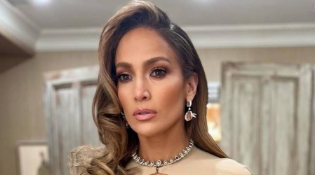 Jennifer Lopez tiene el reto de deslumbrar en la Met Gala 2024: Estos son sus 3 looks más impactantes