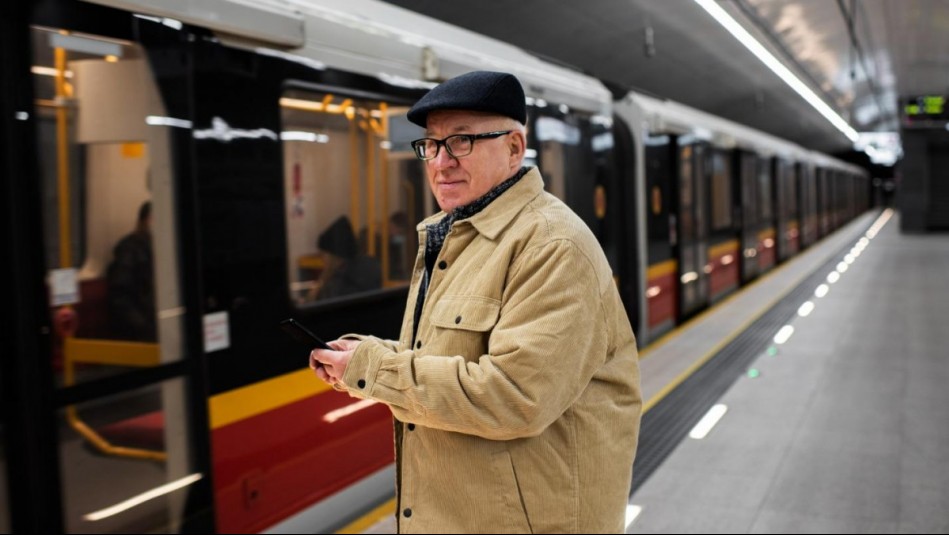 Obtén viajes rebajados: Así puedes acceder a la Tarjeta Adulto Mayor de Metro de Santiago