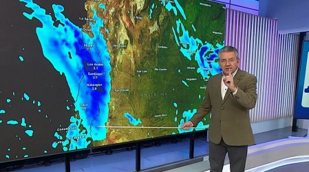 "A sacar gorro, botas y paraguas": Jaime Leyton pronostica lluvia y nieve para este martes en Santiago