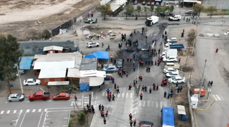 Protesta en Puente Alto bloqueó salida de buses de la Red de Transporte Metropolitano