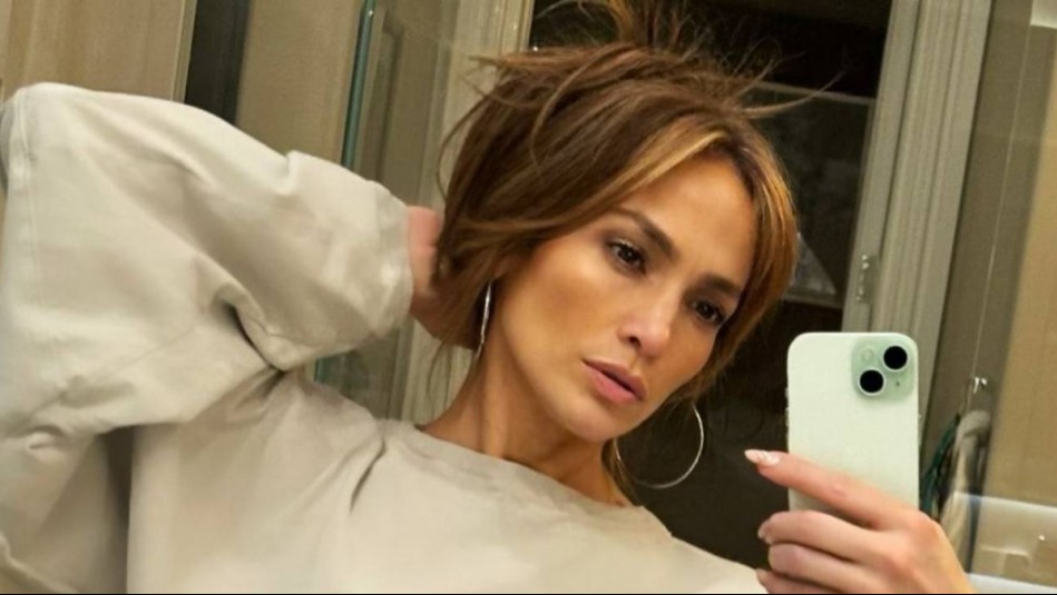 ¿Cuánto cuesta el lujoso outfit? El vestido que Jennifer Lopez amó y lució dos veces en un fin de semana