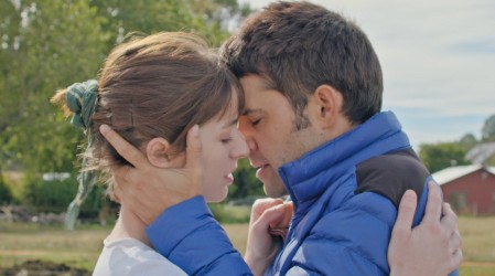 El apasionado primer beso entre Gracia y Felipe en Al Sur del Corazón