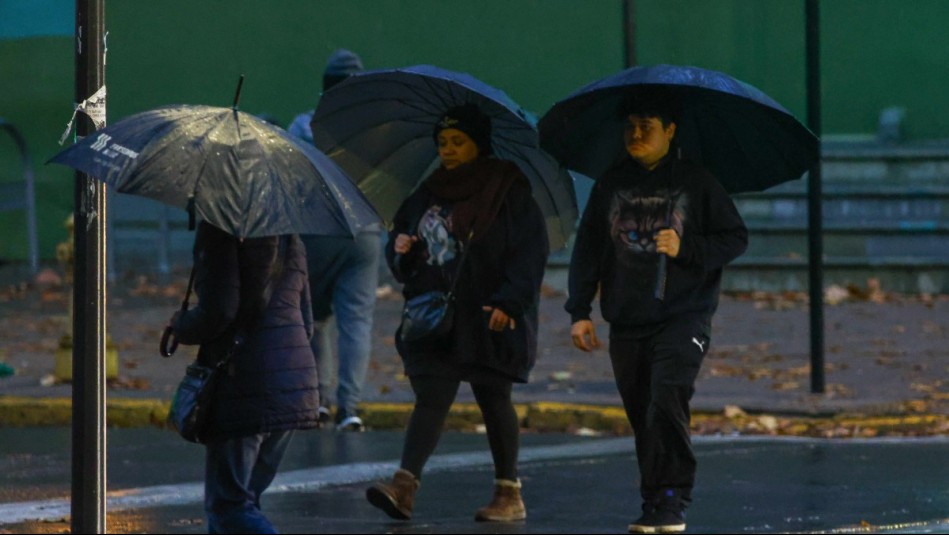 'La segunda lluvia más intensa en 140 años': Esto es lo que llovería en Santiago con nuevo sistema frontal