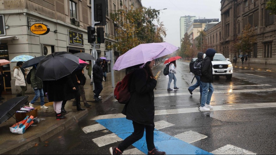 ¿A qué hora comienza la lluvia en Santiago?