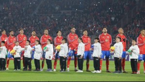 Iniciativa de Banco Bci: Niños nacidos el día del triunfo de Chile en Copa América 2015 escoltaron a jugadores