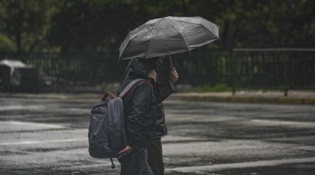 Vuelven las precipitaciones a Santiago: Confirman a qué hora lloverá este martes 18 de junio