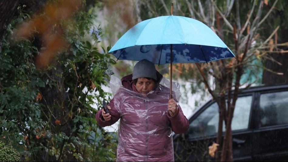 A sacar el paraguas: Anuncian nueva jornada de lluvia para la próxima semana en Santiago