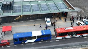 Metro de Santiago cierra cinco estaciones de Línea 6 por anegamiento: Restableció servicio en Línea 2