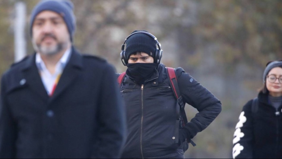 'Nos preparamos para la noche más fría de la semana': Masa de aire polar llega este miércoles a Santiago