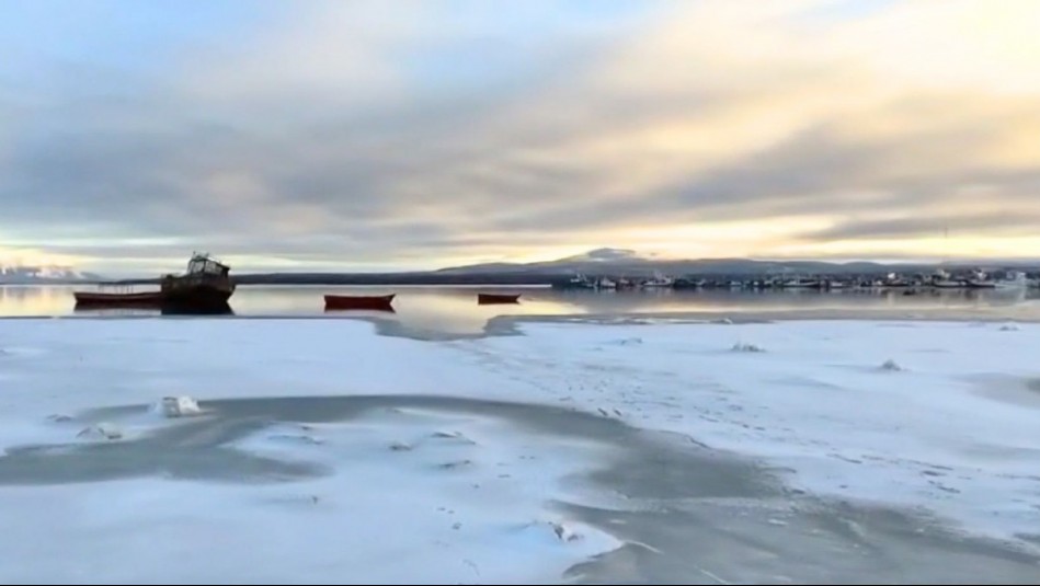 Impresionantes imágenes: Caminata sobre agua congelada en Puerto Natales