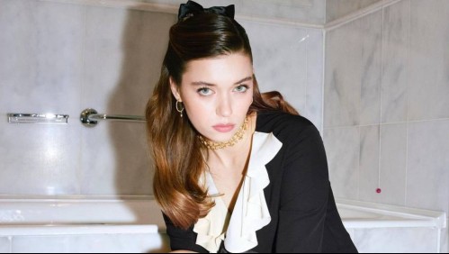 Mirando al fotógrafo con amor": Fans de Afra Saracoglu sospechan que Mert  Ramazan toma sus fotos en España - Mega