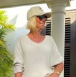 Desde Curazao, Raquel Argandoña sigue mostrando inspiradores looks, pero en esta oportunidad sus seguidores reaccionaron a la foto con su compañero de viaje.