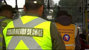 Fue fiscalizado por no pagar pasaje: Usuario de bus Red tenía orden de detención pendiente por abuso sexual