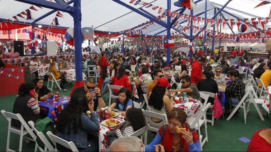 Guía de fondas de Fiestas Patrias 2024: Conoce precios de las entradas, cómo comprarlas y artistas confirmados