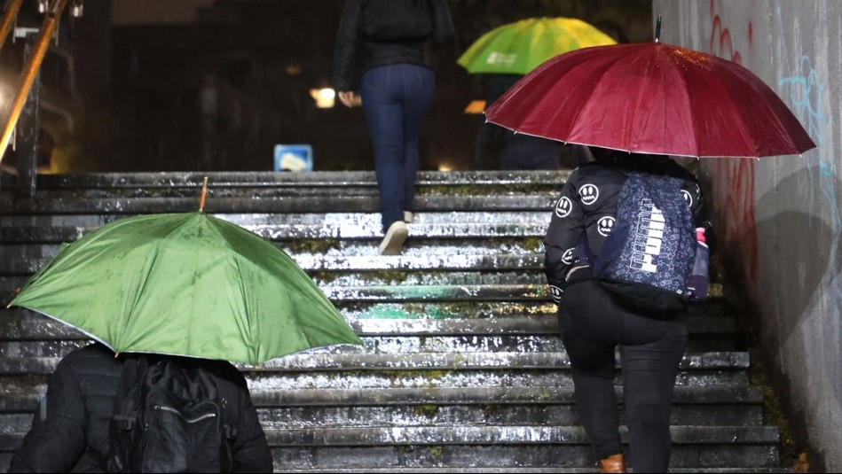 ¿Lluvia en Santiago? Estos son los días en que podrían volver las precipitaciones a la capital