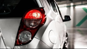 Evita multas de hasta $65 mil: Conoce en qué lugares de tu auto está prohibido instalar accesorios lumínicos