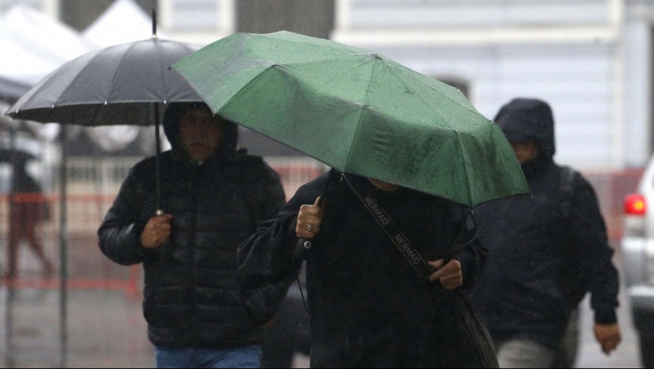 Sistema frontal en la Región Metropolitana: ¿A qué hora será más intensa la lluvia en la capital?