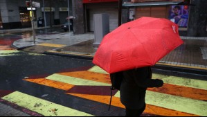 Con vientos de hasta 40 km/h: ¿A qué hora comienzan las lluvias este lunes en Santiago?