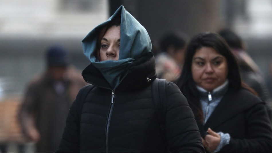 'Esta noche podría ser la más fría de la semana': Adelantan drástico descenso de las temperaturas en Santiago