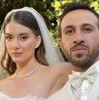 La prensa rosa de Turquía había deslizado el rumor de que los actores Beril Pozam y Ersin Arici contraerían matrimonio este 19 de agosto y, tal como lo anunciaron, la pareja dio el sí este lunes.