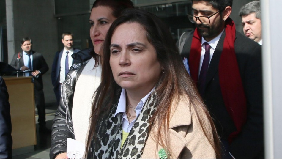 Tras entrega de antecedente clave: Leonarda Villalobos, imputada por Caso Audios, se desmayó durante audiencia