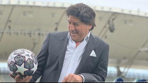 Clásico y juvenil: Los estilos de Iván Zamorano y su hijo en la gala del Salón de la Fama del Fútbol