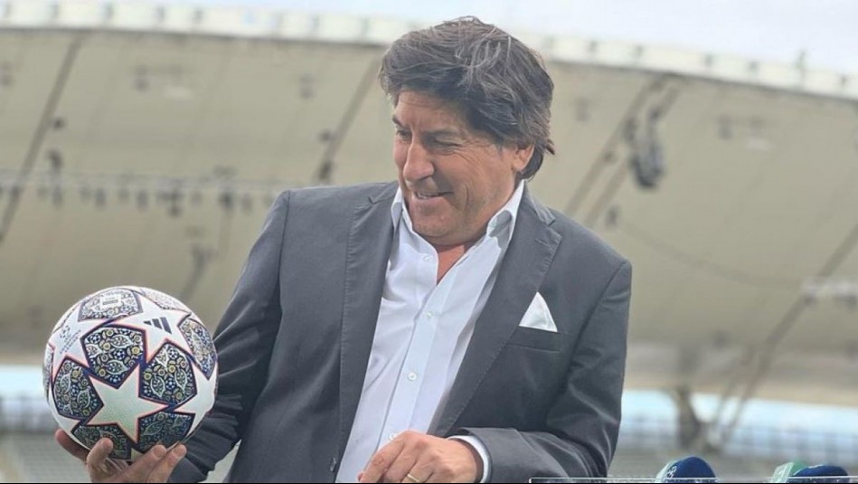 Clásico y juvenil: Los estilos de Iván Zamorano y su hijo en la gala del Salón de la Fama del Fútbol