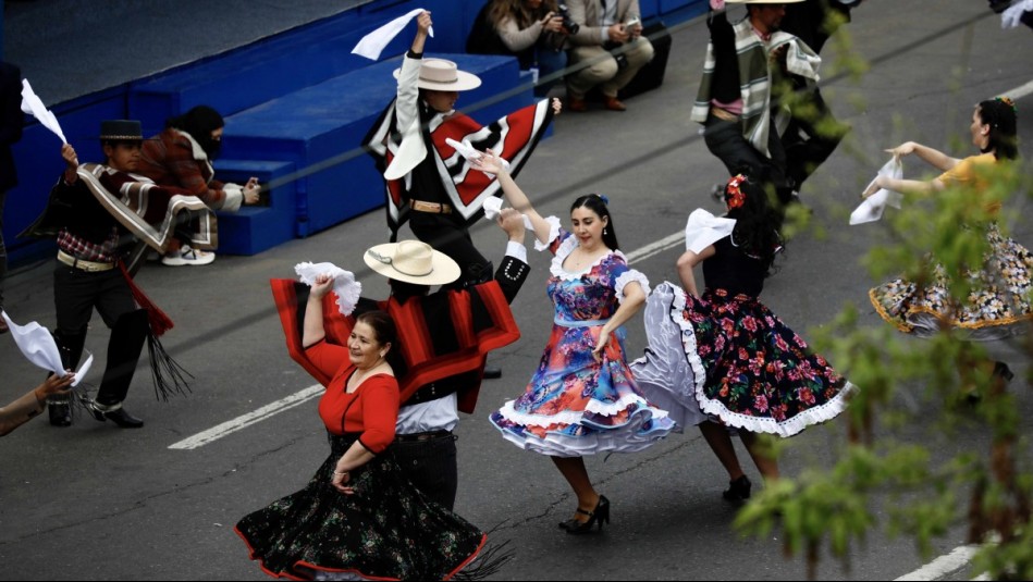 ¿Cuecas bajo la lluvia o con sol? Alejandro Sepúlveda adelanta cómo estará el tiempo en Fiestas Patrias