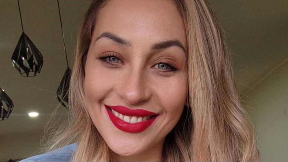 El minivestido rojo con el que Ingrid Aceitón se prepara para recibir la primavera