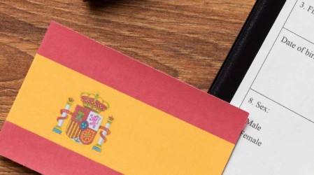 Viaja a España sin visa y con tu pasaporte chileno: ¿Qué documentos debes presentar al ingreso?