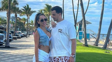 Marité Matus y Camilo Huerta vestidos a juego con camisas a cuadros y jeans: Así lució la pareja