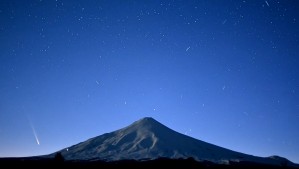 Prepara tu ojo y cámara: ¿Cuál es la mejor hora para observar el "cometa del siglo" en Chile?