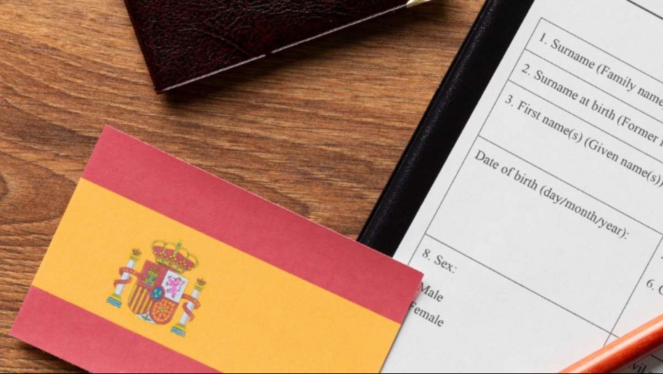 ¿Viajas a España? Conoce en qué casos debes tener una visa si ingresas con tu pasaporte chileno