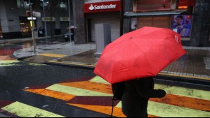 Probabilidades de lluvia este lunes en la Región Metropolitana: ¿A qué hora y en qué zonas habría chubascos?