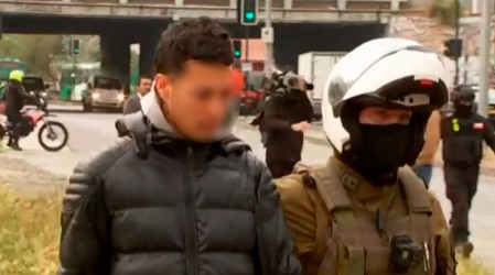 Motorista fue detenido por Carabineros tras intentar evadir fiscalización en Pedro Aguirre Cerda